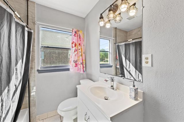 7610 Touchstone Street, Houston, TX 77028