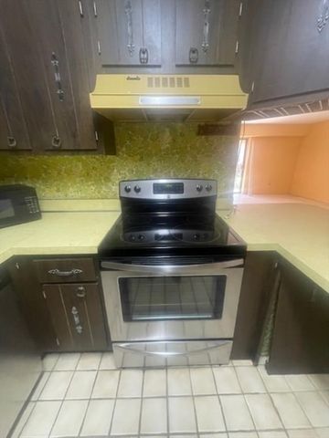 685 Oak Street 19-6, Brockton, MA 02301