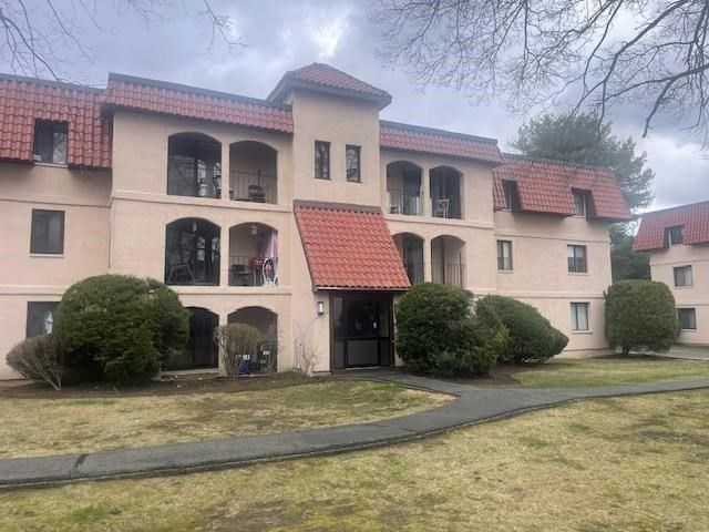 685 Oak Street 19-6, Brockton, MA 02301