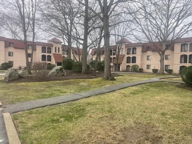 685 Oak Street 19-6, Brockton, MA 02301