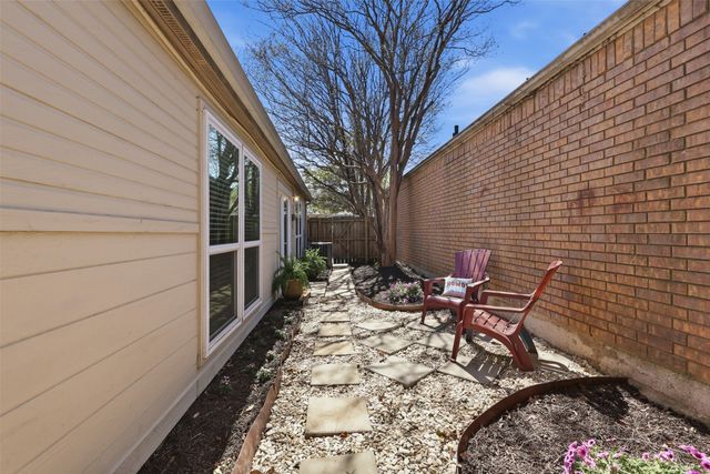 230 Teakwood Lane, Lewisville, TX 75067