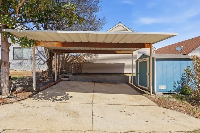 230 Teakwood Lane, Lewisville, TX 75067