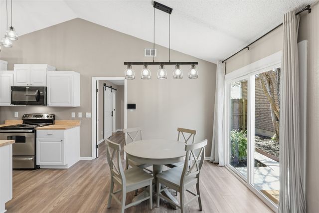 230 Teakwood Lane, Lewisville, TX 75067