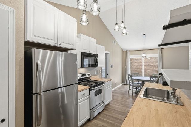 230 Teakwood Lane, Lewisville, TX 75067