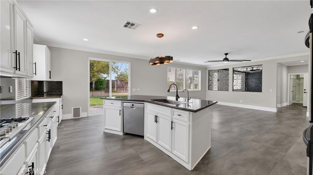 7197 Corona Valley, Eastvale, CA 92880