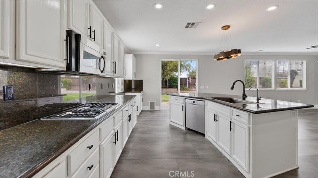 7197 Corona Valley, Eastvale, CA 92880