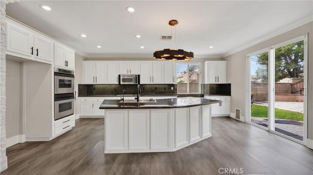 7197 Corona Valley, Eastvale, CA 92880