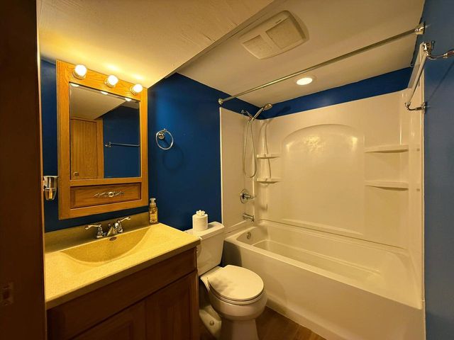 N88W17868 N Christman ROAD, Menomonee Falls, WI 53051