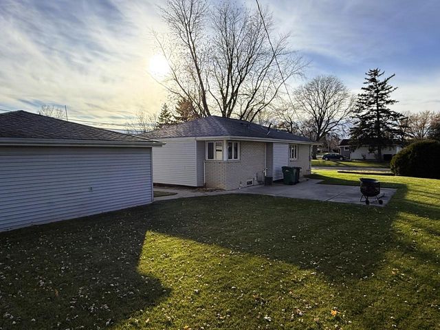 N88W17868 N Christman ROAD, Menomonee Falls, WI 53051