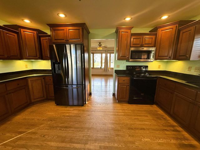 N88W17868 N Christman ROAD, Menomonee Falls, WI 53051