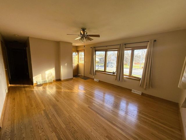 N88W17868 N Christman ROAD, Menomonee Falls, WI 53051