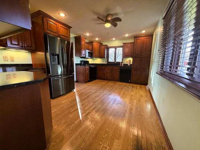 N88W17868 N Christman ROAD, Menomonee Falls, WI 53051