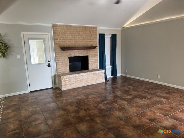 104 Alamo Circle, Cuero, TX 77954