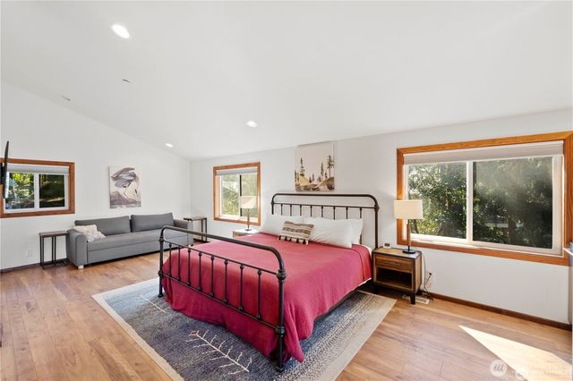 12508 Cole Point Drive, Anderson Island, WA 98303