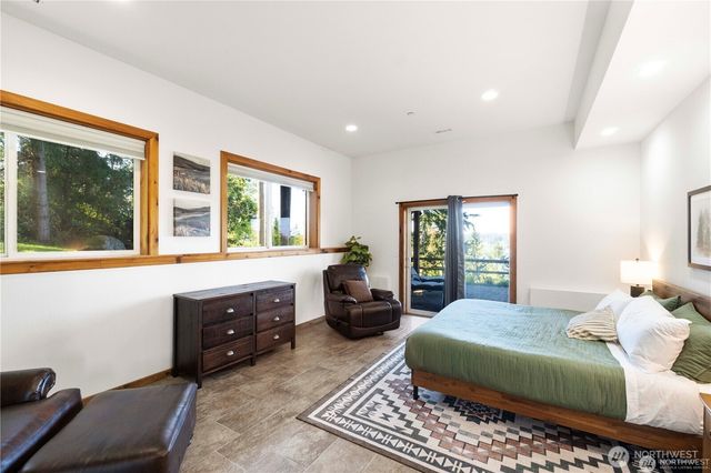 12508 Cole Point Drive, Anderson Island, WA 98303