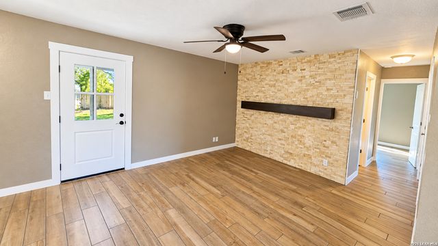 6930 Apple Valley, San Antonio, TX 78242