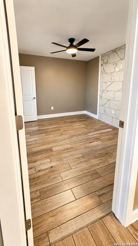 6930 Apple Valley, San Antonio, TX 78242