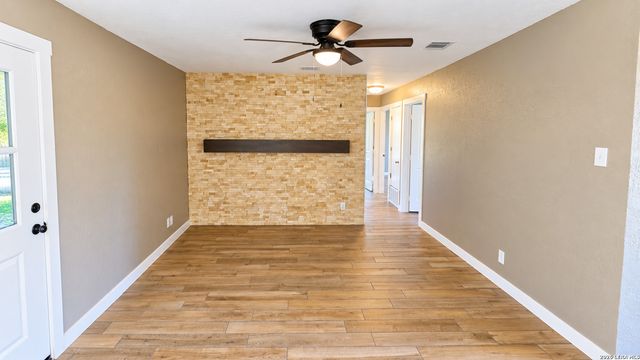 6930 Apple Valley, San Antonio, TX 78242