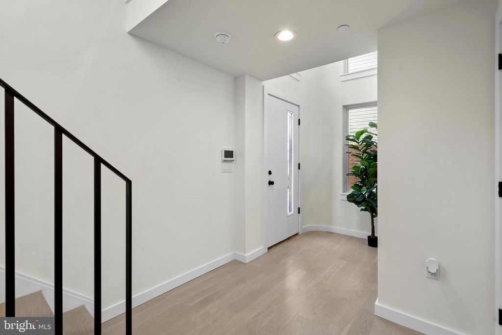 616 BRENNA WALK, PHILADELPHIA, PA 19123 — photo 3