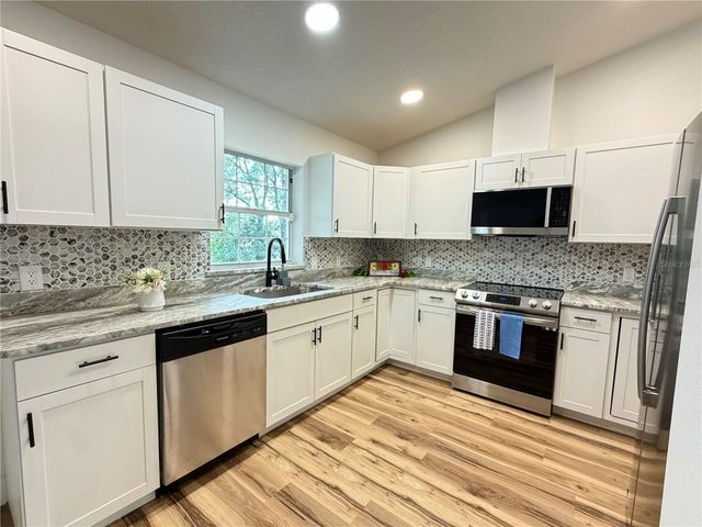 30 OLIVE CIRCLE LOOP, Ocala, FL 34472