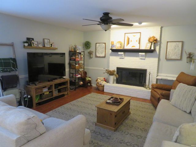 10040 Belmont Court, Evansville, IN 47711