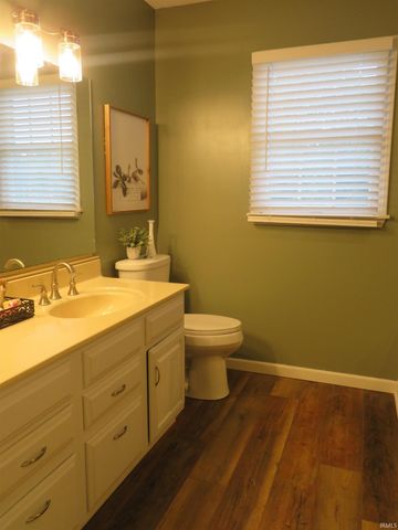 10040 Belmont Court, Evansville, IN 47711
