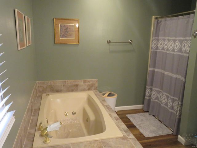 10040 Belmont Court, Evansville, IN 47711