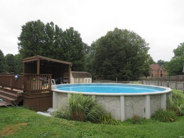 10040 Belmont Court, Evansville, IN 47711