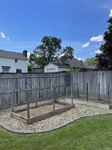 10040 Belmont Court, Evansville, IN 47711