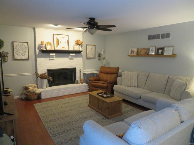 10040 Belmont Court, Evansville, IN 47711