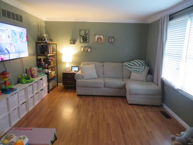 10040 Belmont Court, Evansville, IN 47711