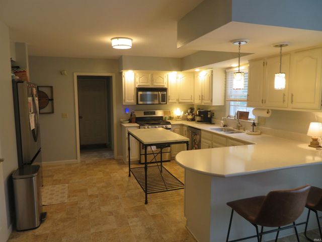 10040 Belmont Court, Evansville, IN 47711