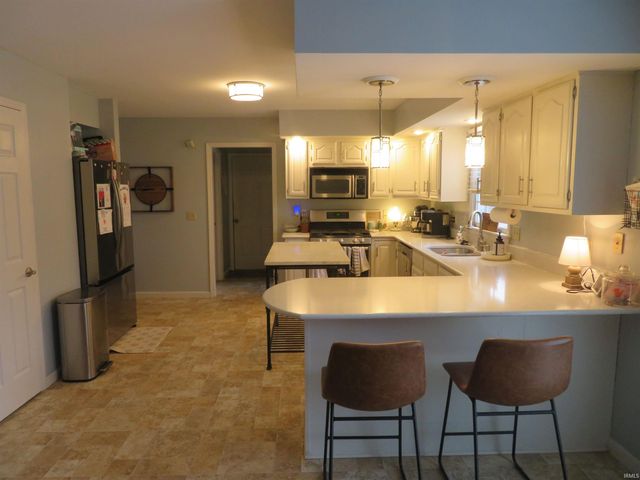 10040 Belmont Court, Evansville, IN 47711