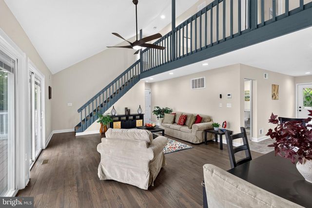 336 RIVERSIDE DR, Essex, MD 21221