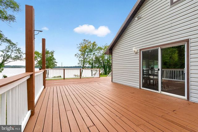 336 RIVERSIDE DR, Essex, MD 21221