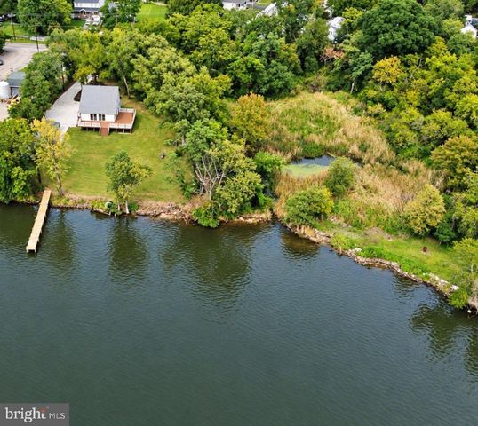 336 RIVERSIDE DR, Essex, MD 21221