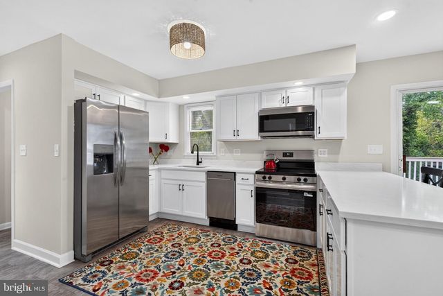 336 RIVERSIDE DR, Essex, MD 21221