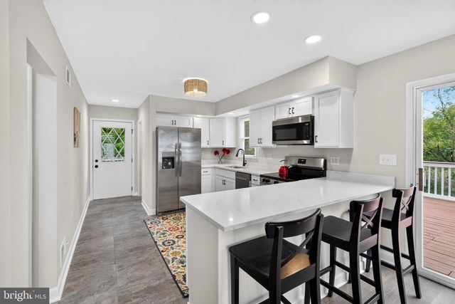 336 RIVERSIDE DR, Essex, MD 21221