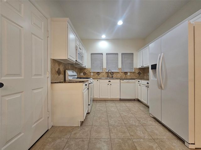 35 S Avonlea Circle, The Woodlands, TX 77382
