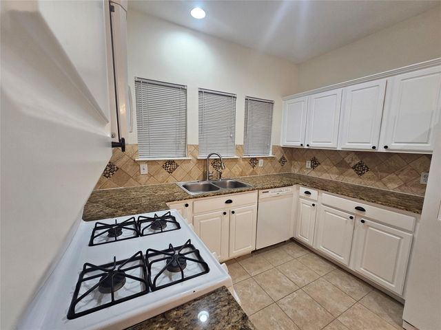 35 S Avonlea Circle, The Woodlands, TX 77382