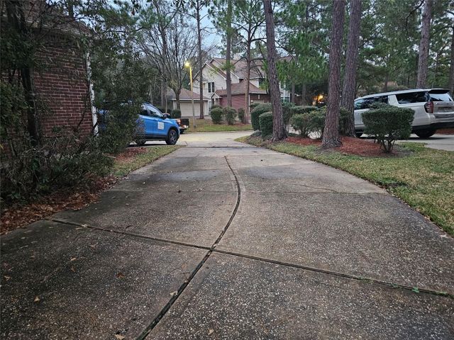 35 S Avonlea Circle, The Woodlands, TX 77382