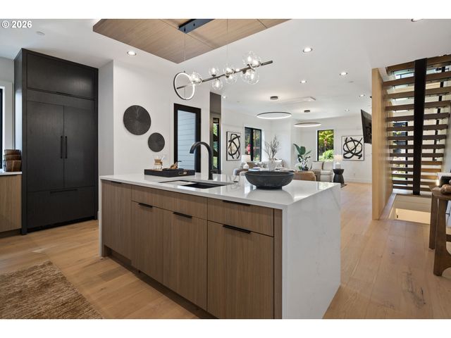 705 1st St, Lake Oswego, OR 97034