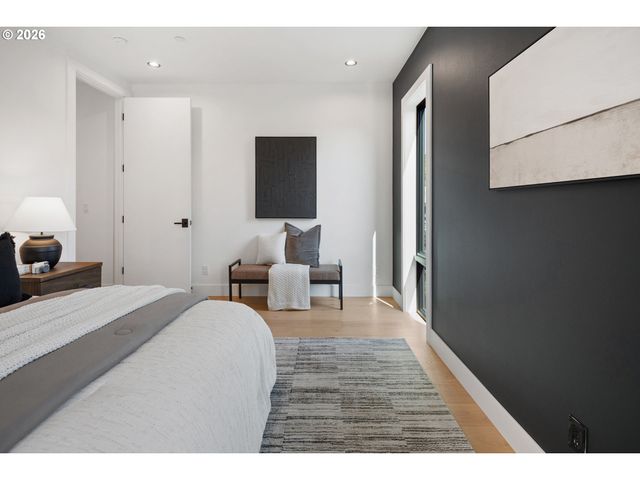 705 1st St, Lake Oswego, OR 97034