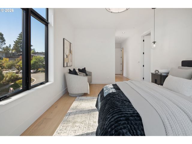 705 1st St, Lake Oswego, OR 97034