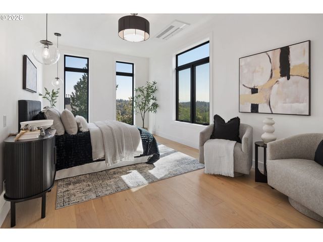 705 1st St, Lake Oswego, OR 97034