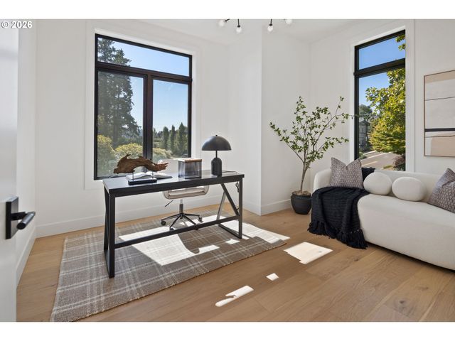 705 1st St, Lake Oswego, OR 97034