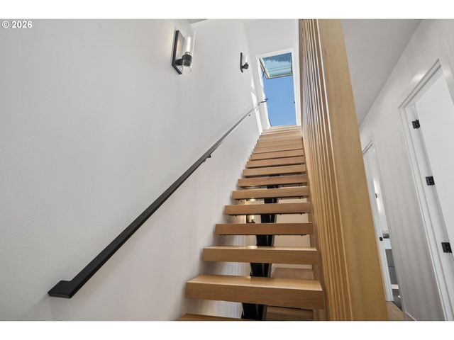 705 1st St, Lake Oswego, OR 97034