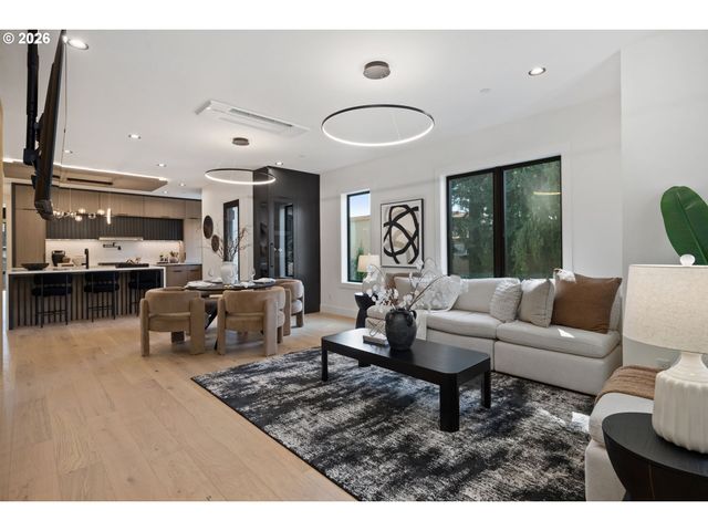 705 1st St, Lake Oswego, OR 97034