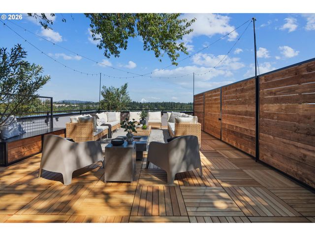 705 1st St, Lake Oswego, OR 97034