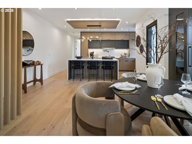 705 1st St, Lake Oswego, OR 97034